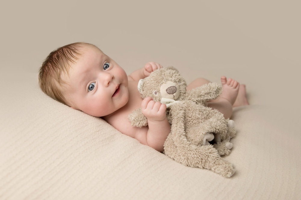 Ребенку второй месяц развитие питание и сон